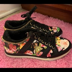 Practically New!!! Black Floral Guess Sneakers 👟